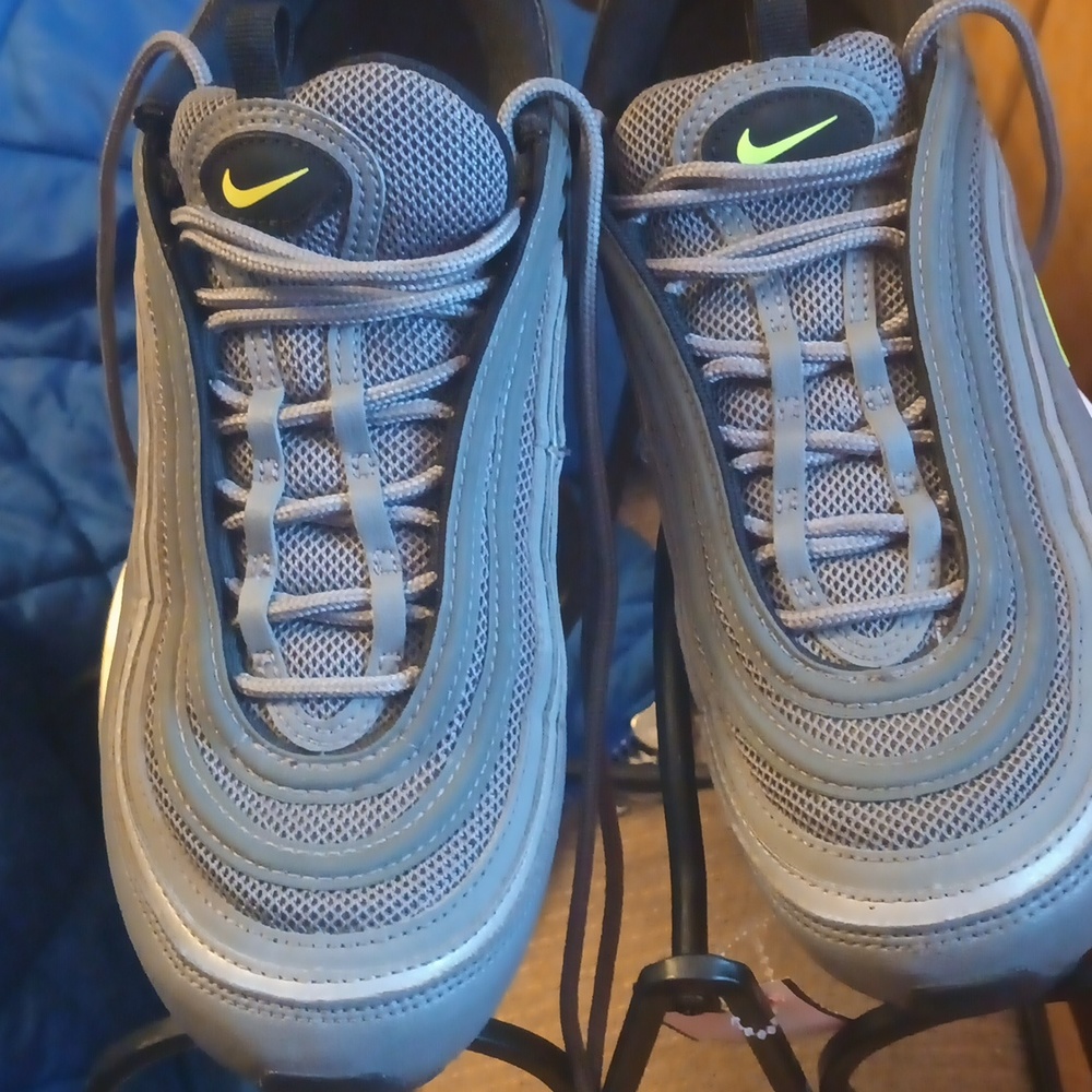 Size 8 Air Max lime green gray and dark gray